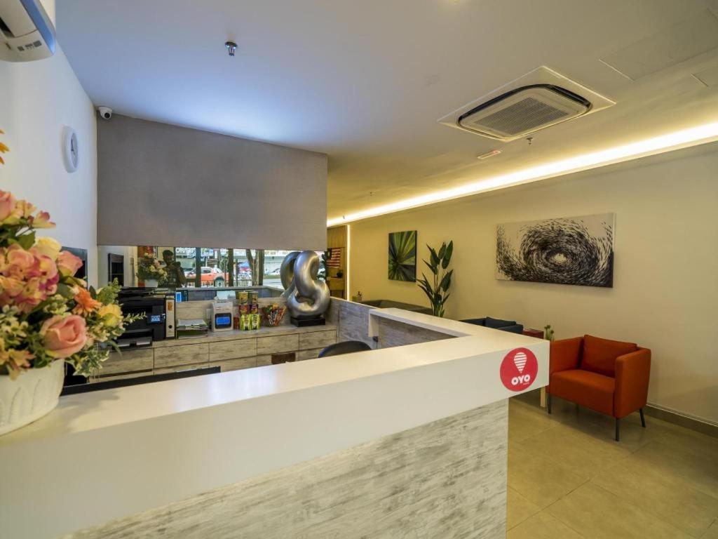 Oyo 264 City Edge Hotel Куала Лумпур Екстериор снимка